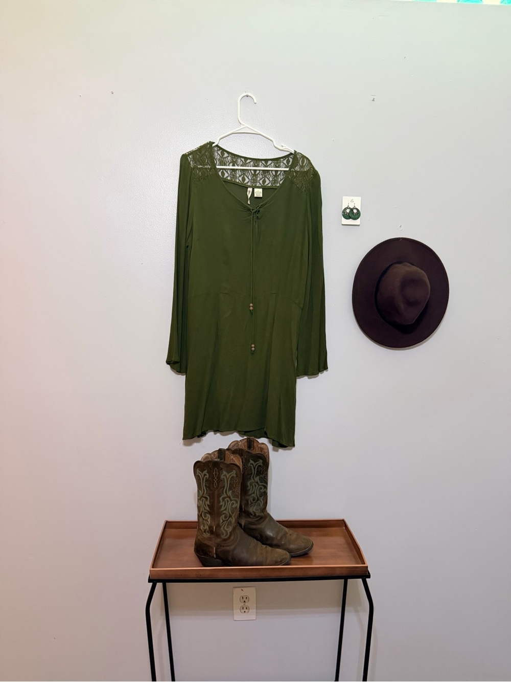 Mimi Chica Olive Green Long-Sleeve Lace Yoke Tunic